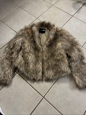 Fashion Nova Taupe Faux Fur Cropped Jacket